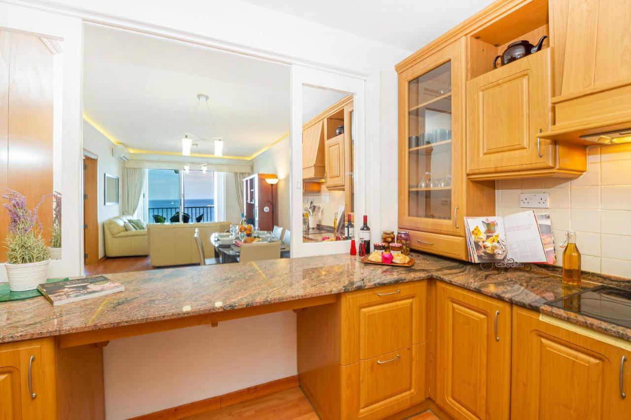 Spinola Bay Top Floor Seafront 3 Bedroom Apartment With Panoramic Sea Views - By Getawaysmalta Saint Julian's Екстер'єр фото