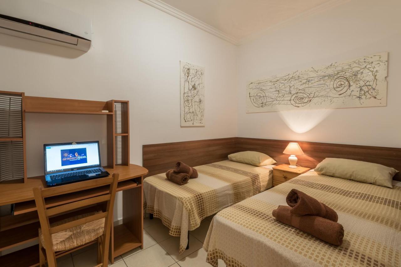 Spinola Bay Top Floor Seafront 3 Bedroom Apartment With Panoramic Sea Views - By Getawaysmalta Saint Julian's Екстер'єр фото